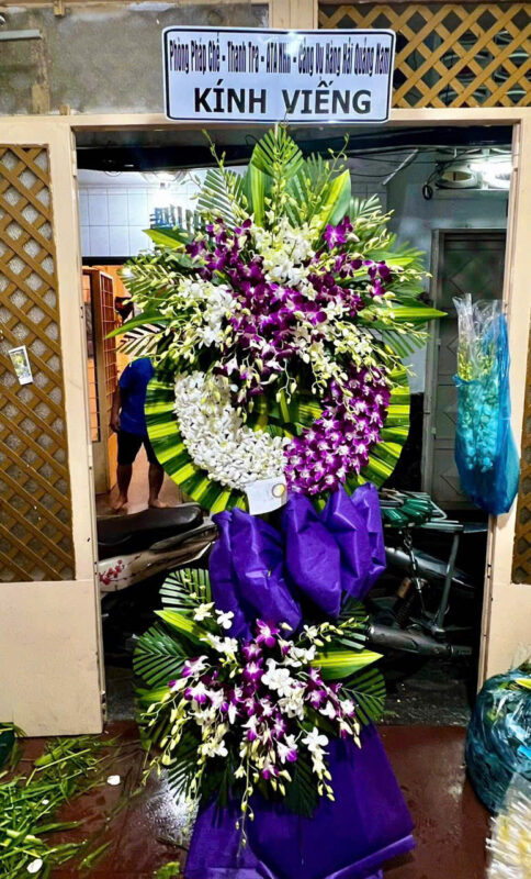 Hoa viếng phường Vĩnh Hội