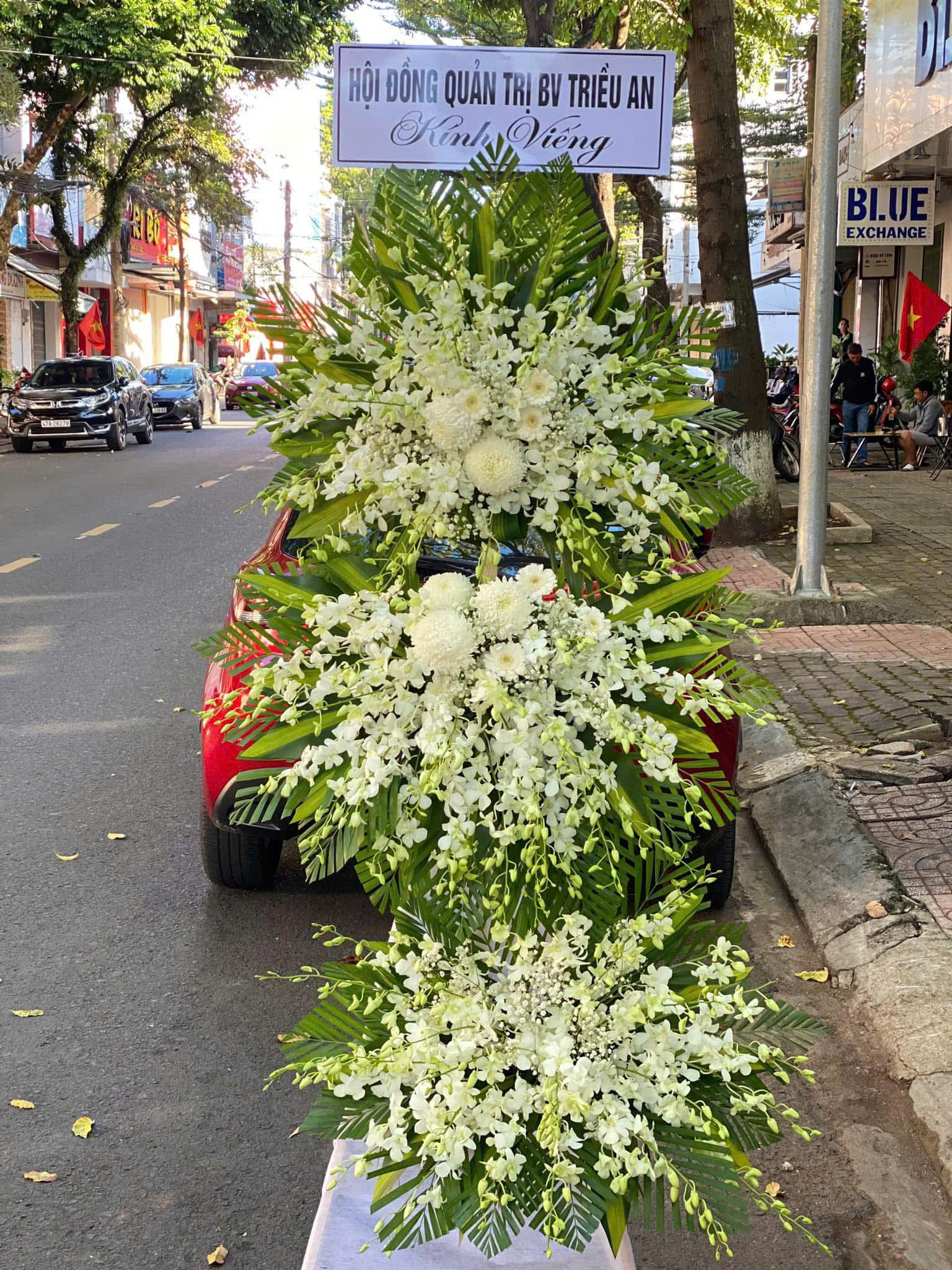 Kệ hoa chia buồn KHCB-40 hoa viếng